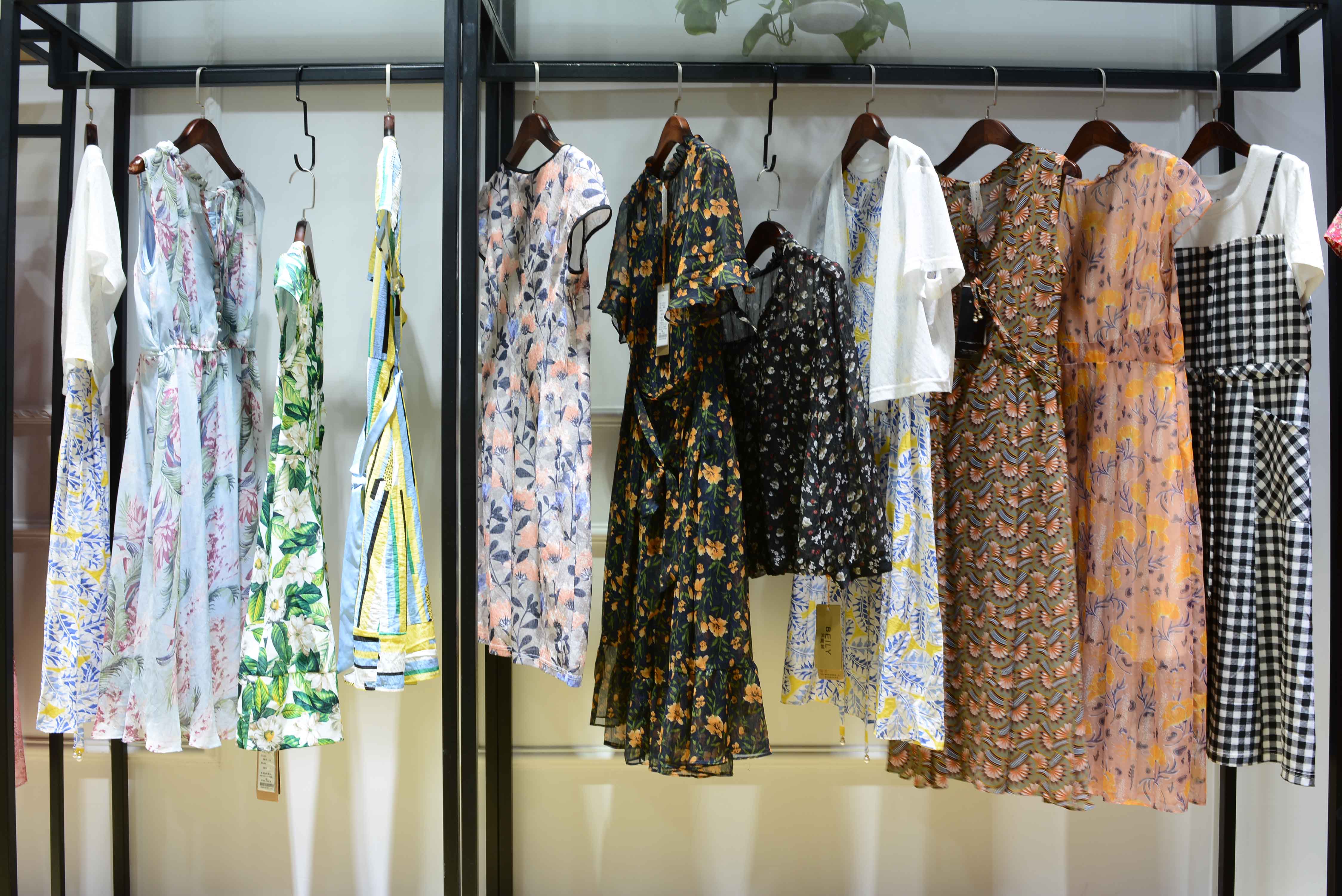 紛漫換季庫存與依薰品牌折扣女裝貨源及鞋帽渠道探析