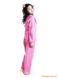 丹名尚品 深圳家居服飾風尚，鞋帽搭配點亮舒適生活